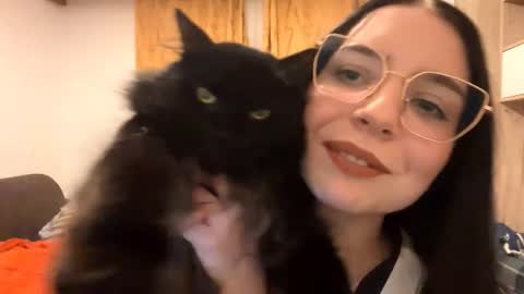 Snapshot of jericaeakle chatting on 01-12-26, 03:50 Lucy online show from 01-12-26, 03:50