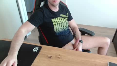 Snapshot of jerklove1006 chatting on 03-20-26, 04:12 Boy likes daddies online show from 03-20-26, 04:12