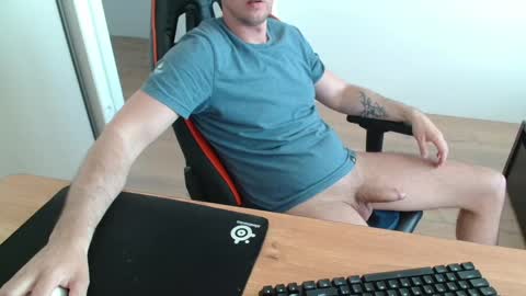Snapshot of jerklove1006 chatting on 05-03-26, 03:18 Boy likes daddies online show from 05-03-26, 03:18