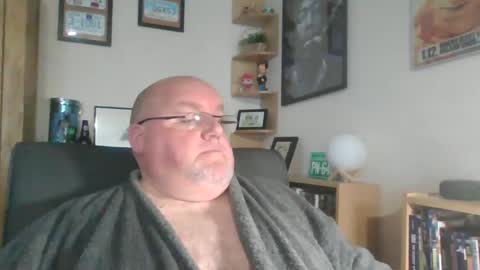 Snapshot of jerseyhammer01 chatting on 02-11-25, 08:37 Harry online show from 02-11-25, 08:37