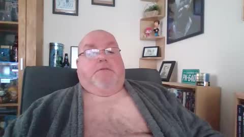 Snapshot of jerseyhammer01 chatting on 10-30-25, 08:38 Harry online show from 10-30-25, 08:38