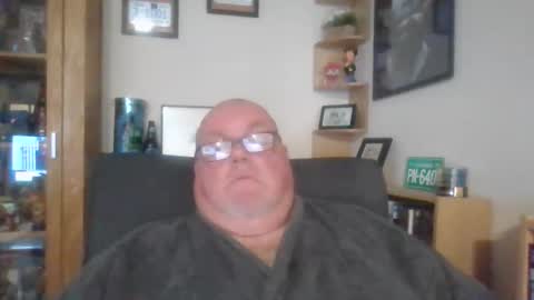 Snapshot of jerseyhammer01 chatting on 11-26-25, 08:26 Harry online show from 11-26-25, 08:26