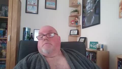 Snapshot of jerseyhammer01 chatting on 11-30-25, 11:14 Harry online show from 11-30-25, 11:14