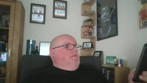 Snapshot of jerseyhammer01 chatting on 12-23-25, 10:57 Harry online show from 12-23-25, 10:57