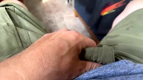 Snapshot of jerswill chatting on 09-29-25, 08:13 Jeremys room chill and puff one enjoy online show from 09-29-25, 08:13