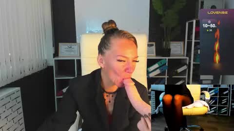 Snapshot of jesica_moon_peachy chatting on 09-13-25, 01:38 jesica_moon_peachy online show from 09-13-25, 01:38