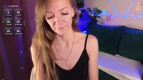 jesica_moon_peachy online show from 12-05-25, 01:47
