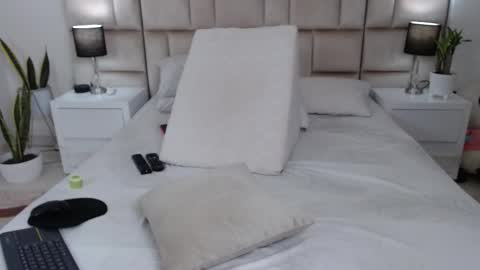 JESICA online show from 02-11-26, 12:21