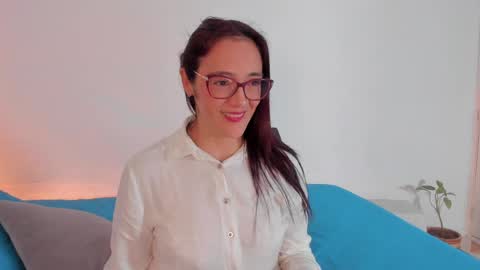 Snapshot of jess1ca_herrera chatting on 05-25-26, 09:43 jessica herreraToday I will be your devil and you my victim online show from 05-25-26, 09:43