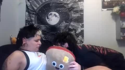 Snapshot of jessandpup chatting on 09-22-25, 01:29 Jess and Pup online show from 09-22-25, 01:29