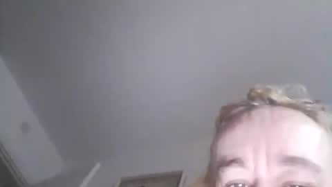 Snapshot of jessandsilverfox61 chatting on 10-31-25, 03:35 jessandsilverfox61 online show from 10-31-25, 03:35