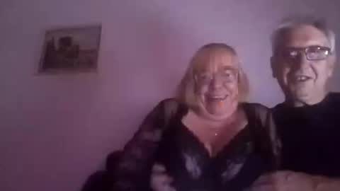 Snapshot of jessandsilverfox61 chatting on 11-02-25, 09:06 jessandsilverfox61 online show from 11-02-25, 09:06