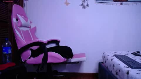 Jessie online show from 10-23-25, 12:37