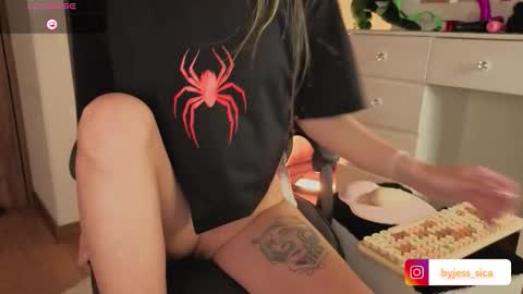 jessica__04 online show from 11-09-25, 02:21