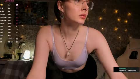 Snapshot of jessica_jane_ chatting on 06-07-26, 12:26 Mila online show from 06-07-26, 12:26