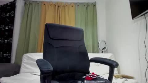 jessica_rabbit777_ online show from 02-04-25, 12:19