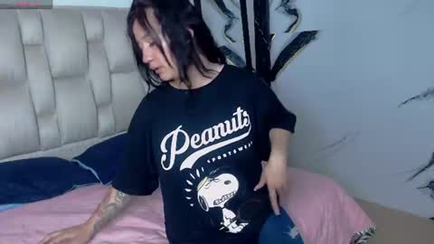 Snapshot of jessicadove chatting on 06-23-26, 11:08 Jessica online show from 06-23-26, 11:08