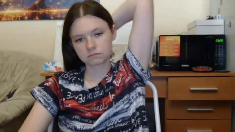 jessicaholland1 online show from 06-21-26, 06:32