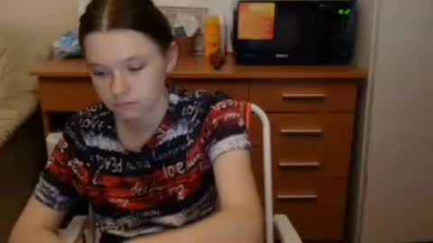 jessicaholland1 online show from 07-05-26, 06:37