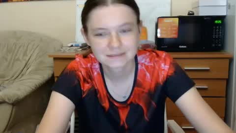 jessicaholland1 online show from 07-28-26, 06:31