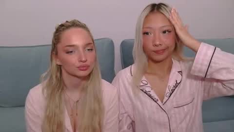 Snapshot of jessicahwinters chatting on 11-21-25, 01:37 Jessica online show from 11-21-25, 01:37