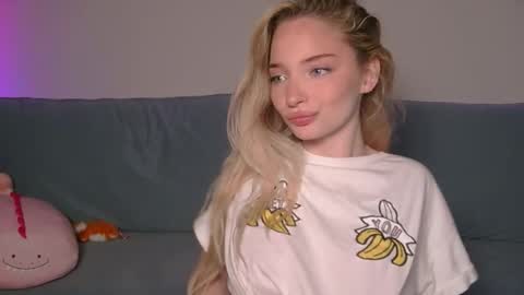 Snapshot of jessicahwinters chatting on 11-28-25, 09:28 Jessica online show from 11-28-25, 09:28