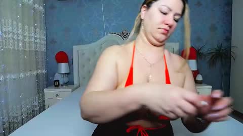 Snapshot of jessicalove20 chatting on 03-07-25, 04:24 single mommy online show from 03-07-25, 04:24