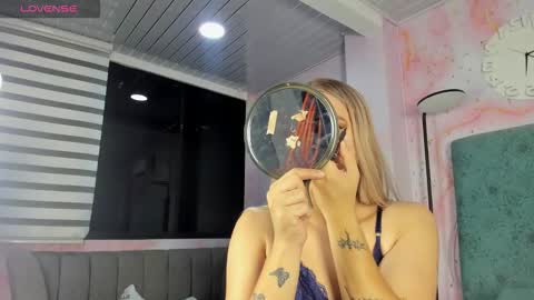 JESSI AND NAOMI online show from 12-20-25, 11:12