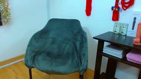 Snapshot of jessicarabbit4 chatting on 01-05-25, 11:12 jessicarabbit4 online show from 01-05-25, 11:12