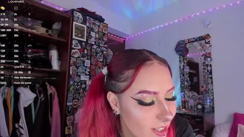 Snapshot of jessie_williams_01 chatting on 01-23-25, 07:40 Your Sweet Angel online show from 01-23-25, 07:40