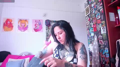 Snapshot of jessie_williams_01 chatting on 02-27-25, 06:42 Your Sweet Angel online show from 02-27-25, 06:42