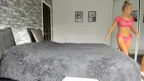 jessiebella0210_ online show from 10-18-25, 10:38