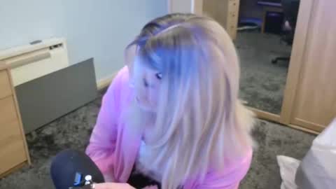 Snapshot of jessiessicaxx chatting on 01-11-25, 07:49 Jessiessicaxx online show from 01-11-25, 07:49