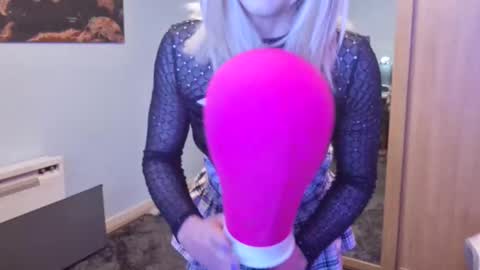 Snapshot of jessiessicaxx chatting on 01-12-25, 08:25 Jessiessicaxx online show from 01-12-25, 08:25