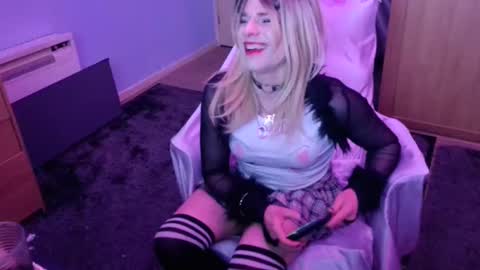 Snapshot of jessiessicaxx chatting on 02-11-25, 08:15 Jessiessicaxx online show from 02-11-25, 08:15