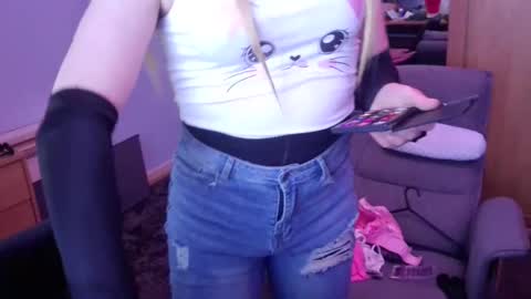 Snapshot of jessiessicaxx chatting on 03-09-25, 03:54 Jessiessicaxx online show from 03-09-25, 03:54