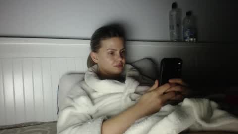 jessieryan online show from 11-28-25, 05:15