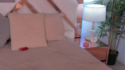 JESSICA STONNE online show from 04-09-26, 06:19