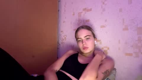 Snapshot of jessika_evans chatting on 10-15-25, 12:38 jessika_evans online show from 10-15-25, 12:38