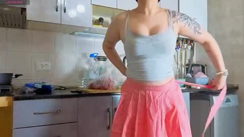 im doing any u want just ask me online show from 06-03-26, 04:56
