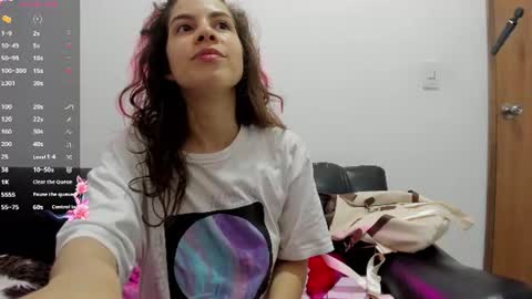 Snapshot of jessye_golden chatting on 07-02-26, 07:09 jessye_golden online show from 07-02-26, 07:09