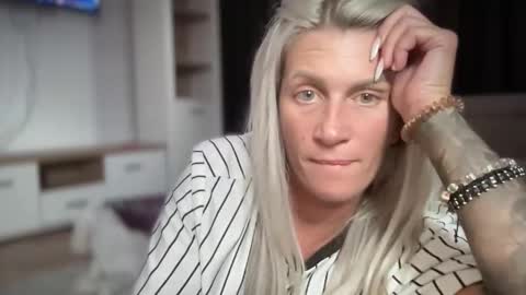 Jessye online show from 10-19-25, 11:11