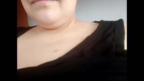 Snapshot of jessyxcuteee chatting on 11-12-25, 07:53 Jessy online show from 11-12-25, 07:53