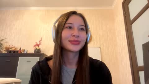 Lynn online show from 10-17-25, 07:44