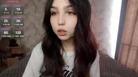 I am Gina ntmu Lets hit 10 Thumbs Up together online show from 03-27-26, 12:27