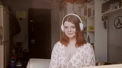 Snapshot of jettanicolay chatting on 06-09-26, 10:38 I am Gina ntmu Lets hit 10 Thumbs Up together online show from 06-09-26, 10:38
