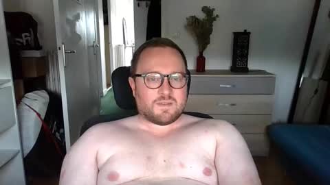 jeuneloup92 online show from 09-12-25, 03:23