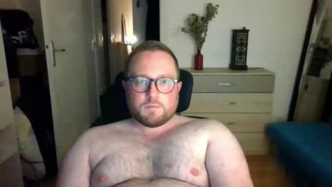 jeuneloup92 online show from 10-22-25, 07:02