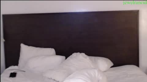 Snapshot of jewelrancid chatting on 02-25-25, 04:35 Miss Lovely online show from 02-25-25, 04:35