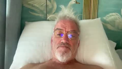 Snapshot of jewlronny chatting on 05-27-26, 05:26 jewlronny online show from 05-27-26, 05:26